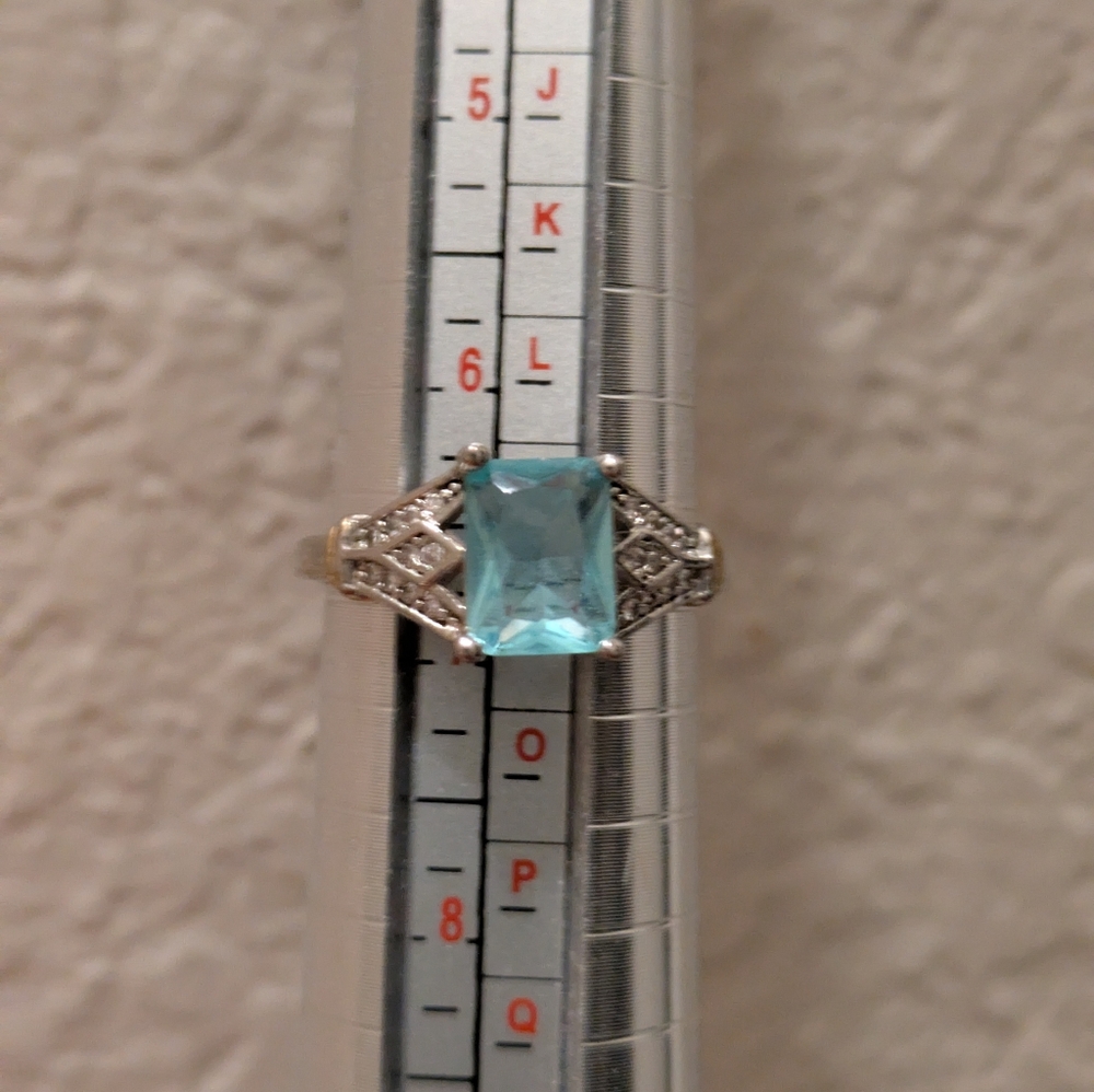 🩵Elegant Blue Topaz And Sterling Silver  Gemstone Ring Sz 7 🩵